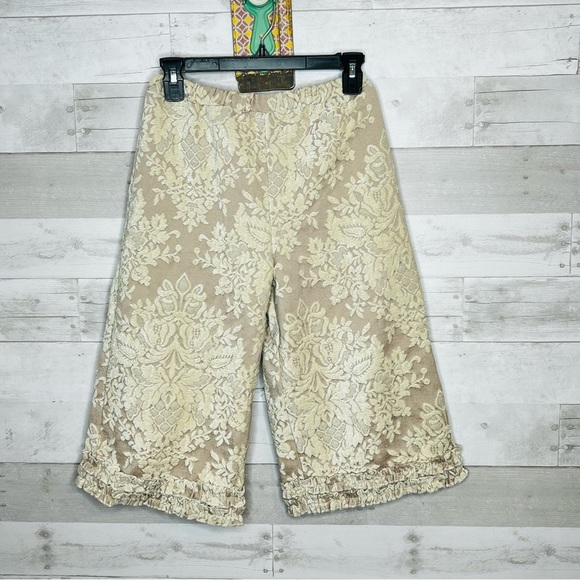 Chasing Fireflies Gaucho Pants - Picture 1 of 4